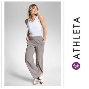 Athleta Chelsea Wide-Leg pull on  Pants size 6 grey